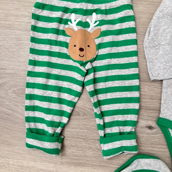 Baby “No Mistletoe Required” CHRISTMAS Set Bib Onsie, Pants, Reindeer 6 Months - Picture 4 of 8